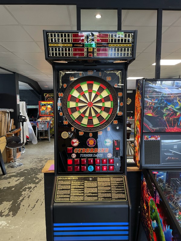 Fléchette « CYBERDINE ».