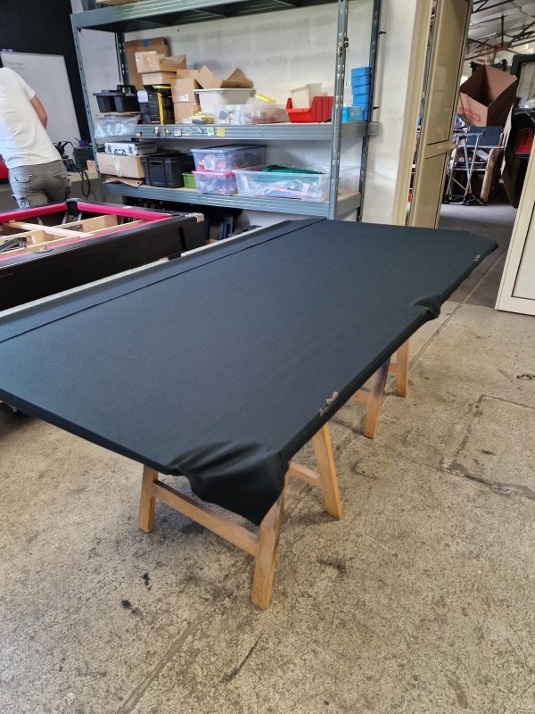Réfection d’un tapis de billard