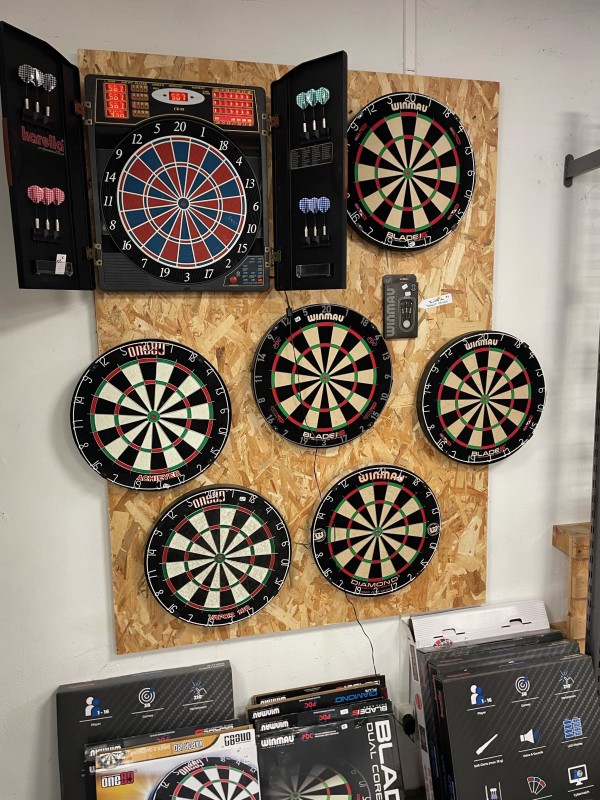 CIBLE DE FLÉCHETTE DE (électronique et traditionnelle)