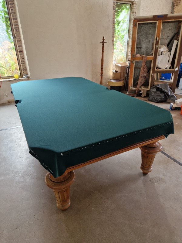 Déménagement et réfection d’un tapis de billard Français