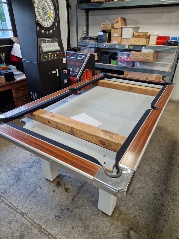 Réfection et déménagement d’un billard