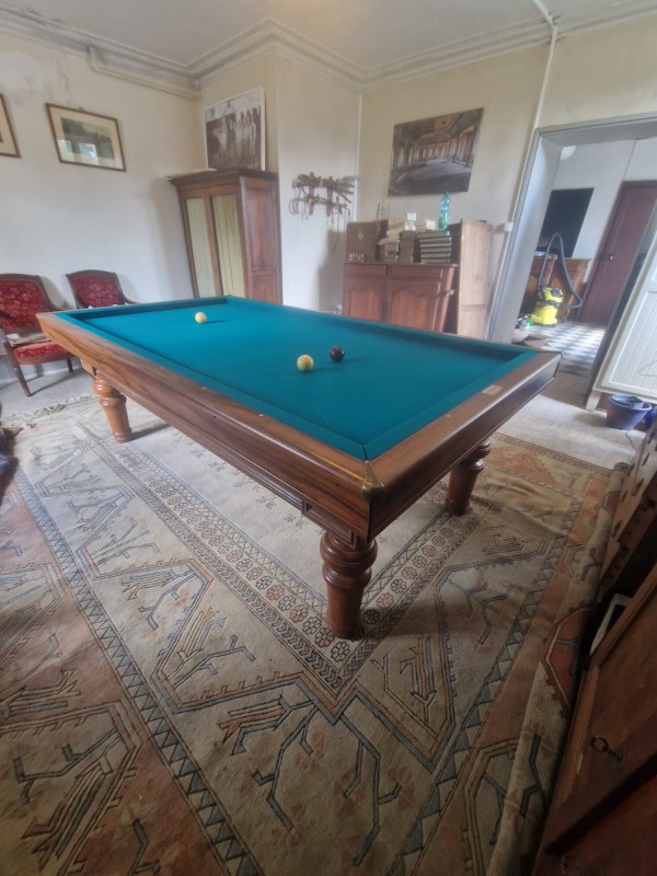 Remontage d’un billard français .