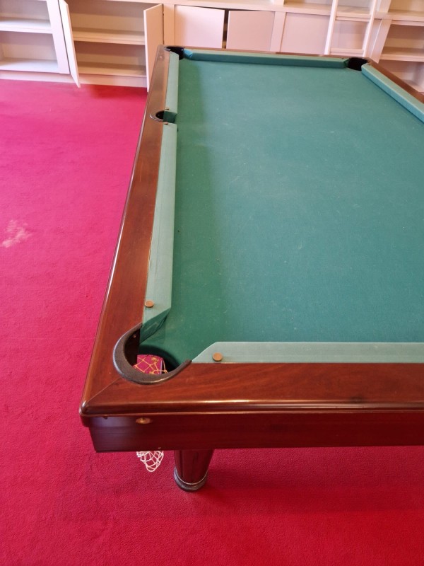 Réfection et déménagement d’un billard américain 