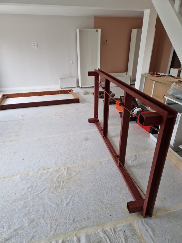 Remontage d’un billard et changement de tapis.