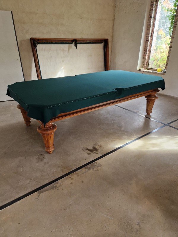 Déménagement et réfection d’un tapis de billard Français